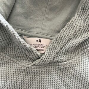 H&M hoodie size 5T - 6